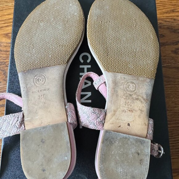 CHANEL 17C Pink Silver Tweed Thong CC Log Charm Slide Sandal - Picture 6 of 6